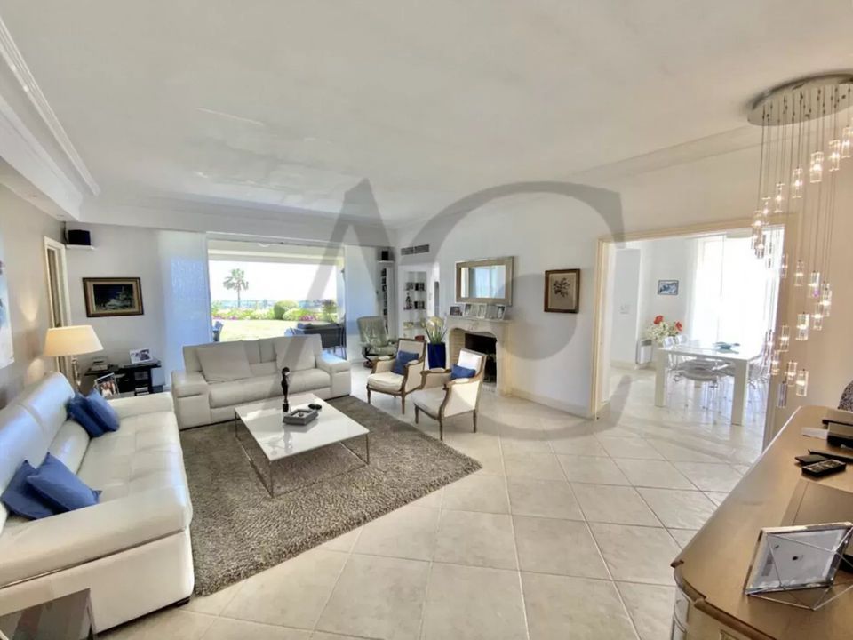 Villa i Villeneuve-Loubet, Alpes-Maritimes - foto 3