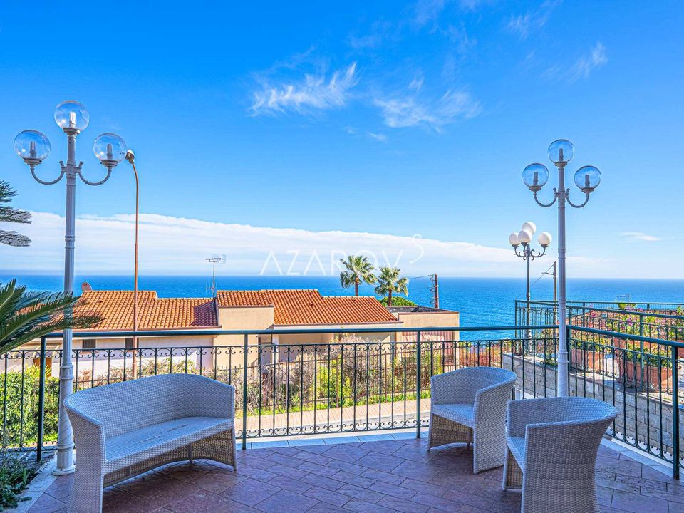 Villa i Ospedaletti, Imperia - foto 1