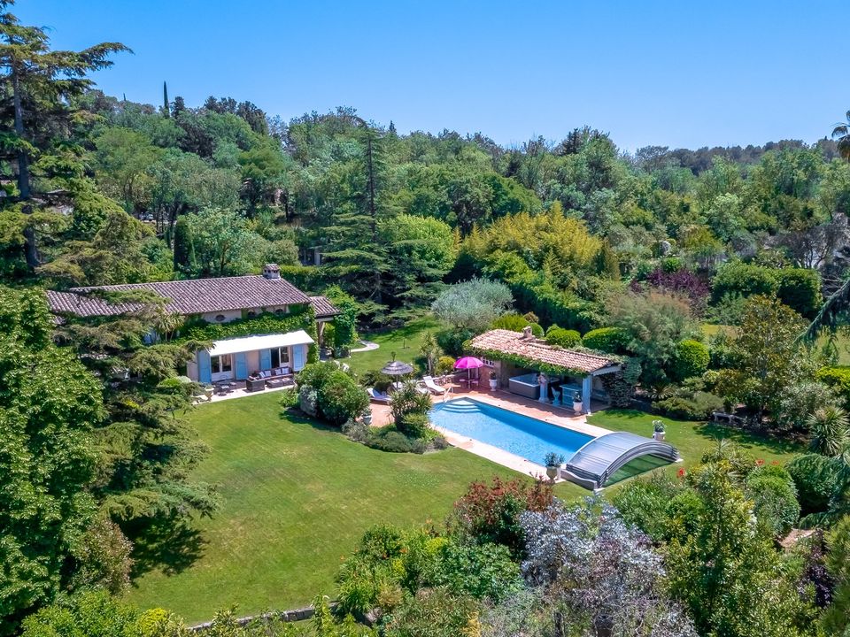 Villa i Chateauneuf-Grasse, Alpes-Maritimes - foto 1