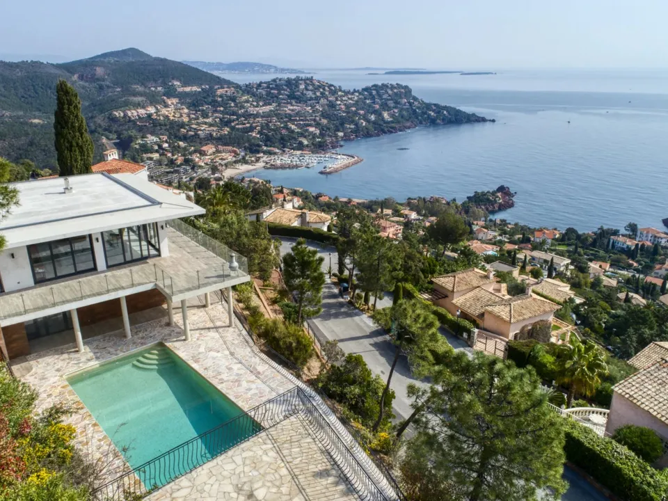 Villa a Theoule-sur-Mer, Alpes-Maritimes - foto 1