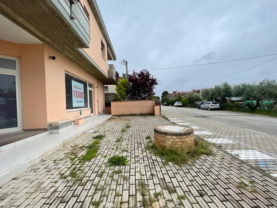 Erhvervsejendom i Citta Sant'Angelo, Pescara - foto 2