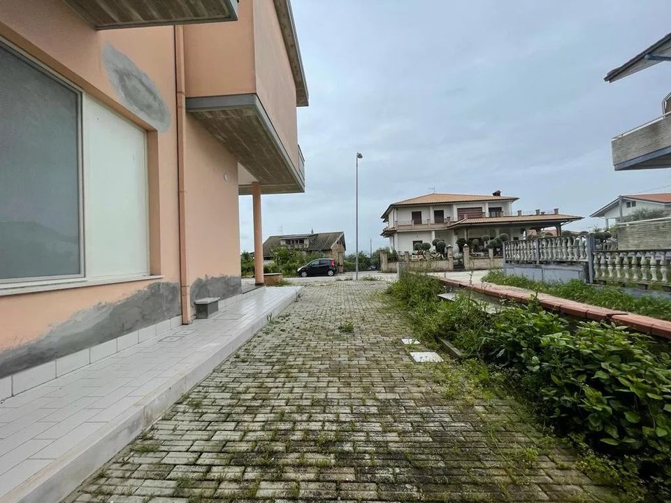Erhvervsejendom i Citta Sant'Angelo, Pescara - foto 3