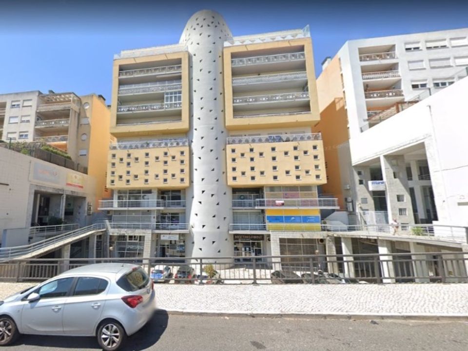 Erhvervsejendom i Alges, Lisbon - foto 1