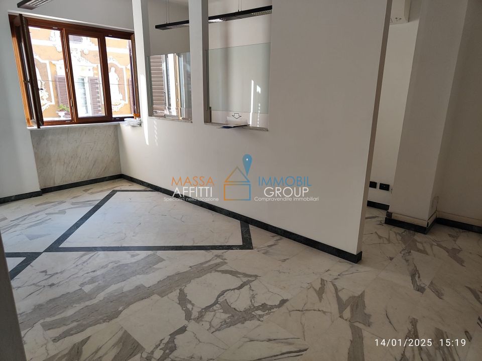 Erhvervsejendom i Massa, Massa and Carrara - foto 1