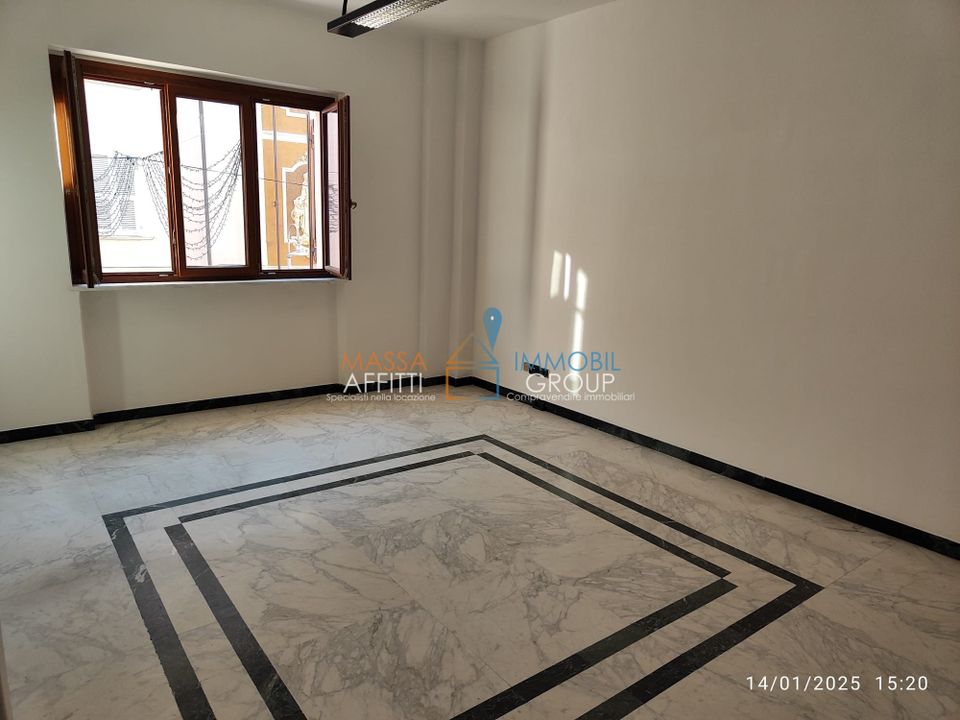 Erhvervsejendom i Massa, Massa and Carrara - foto 4