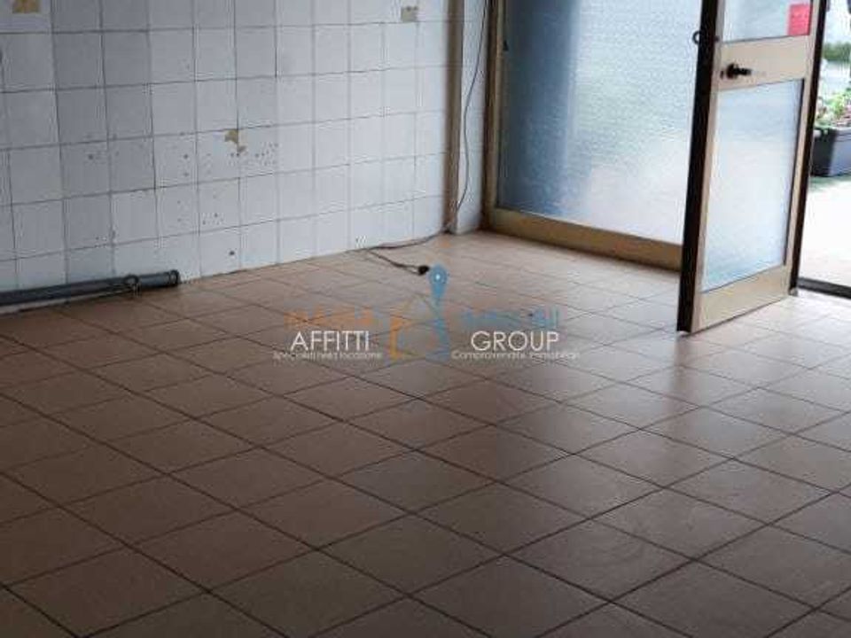 L'establiment comercial a Massa, Massa and Carrara - foto 3