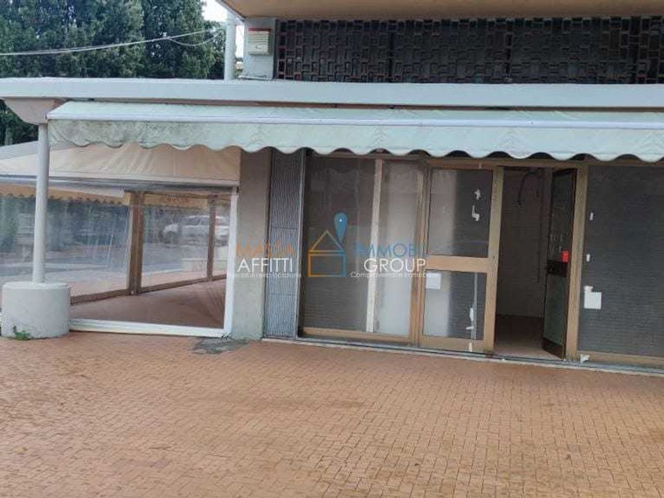 L'establiment comercial a Massa, Massa and Carrara - foto 1