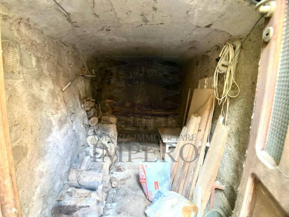 Erhvervsejendom i Dolceacqua, Imperia - foto 1