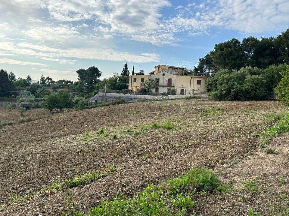 Erhvervsejendom i Caltanissetta, Caltanissetta - foto 1