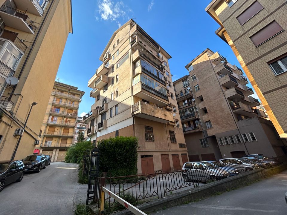 Garage i Avellino city, Avellino - foto 1