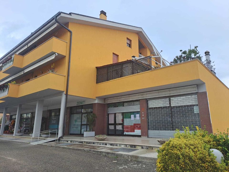 Erhvervsejendom i Amelia, Terni - foto 1