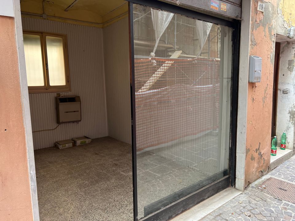 L'establiment comercial a Crevalcore, Bologna - foto 2