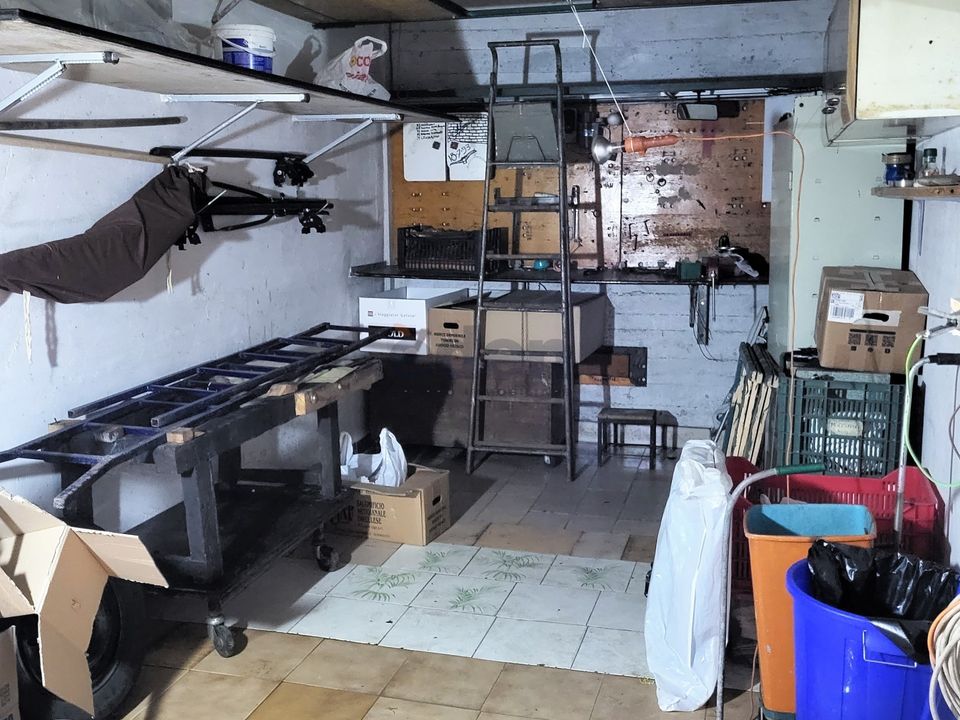 Garaż: Modena, Modena – zdjęcie 5