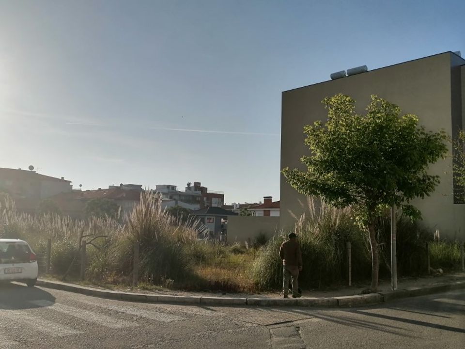 Helårsgrund i Espinho, Aveiro - foto 1