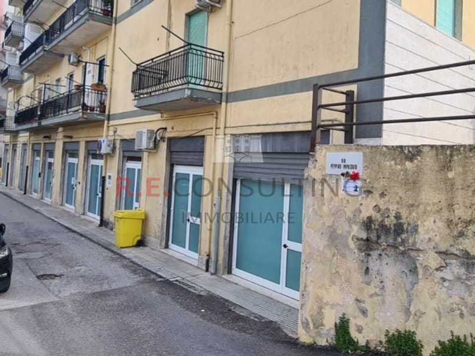 L'establiment comercial a Martina Franca, Taranto - foto 2