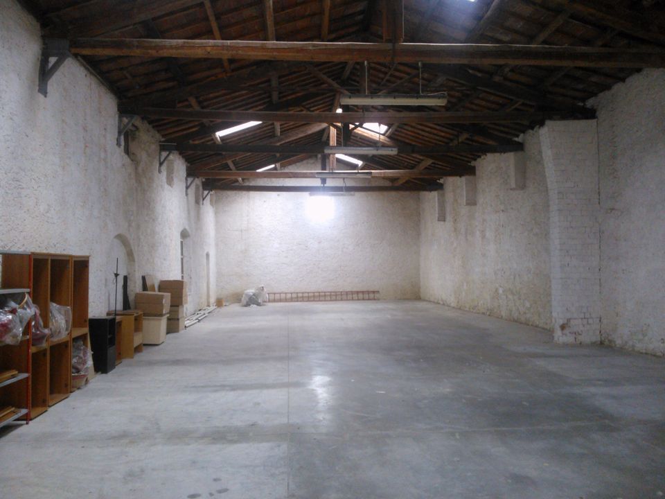 Commercial property in Lucca, Lucca - photo 1