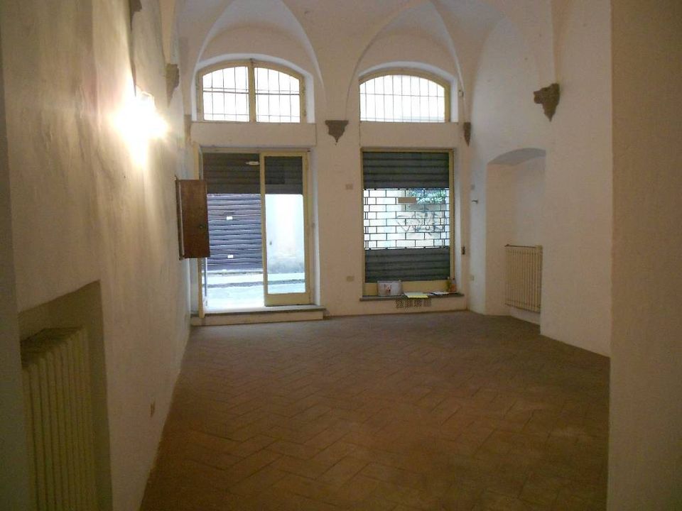 Erhvervsejendom i Lucca, Lucca - foto 1