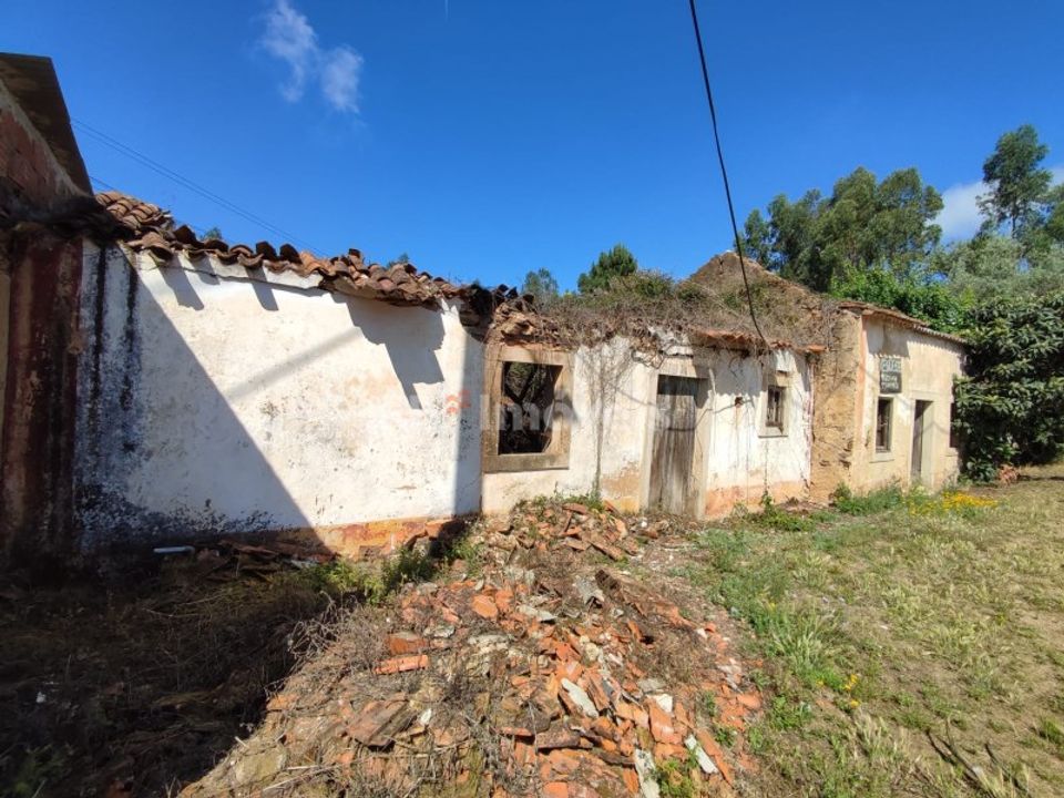 Ruinere i Igreja Nova do Sobral, Santarem - foto 1