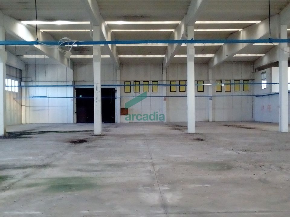 Commercial property in Modugno, Bari - photo 1