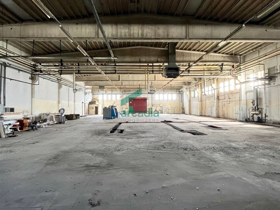 Commercial property in Modugno, Bari - photo 3
