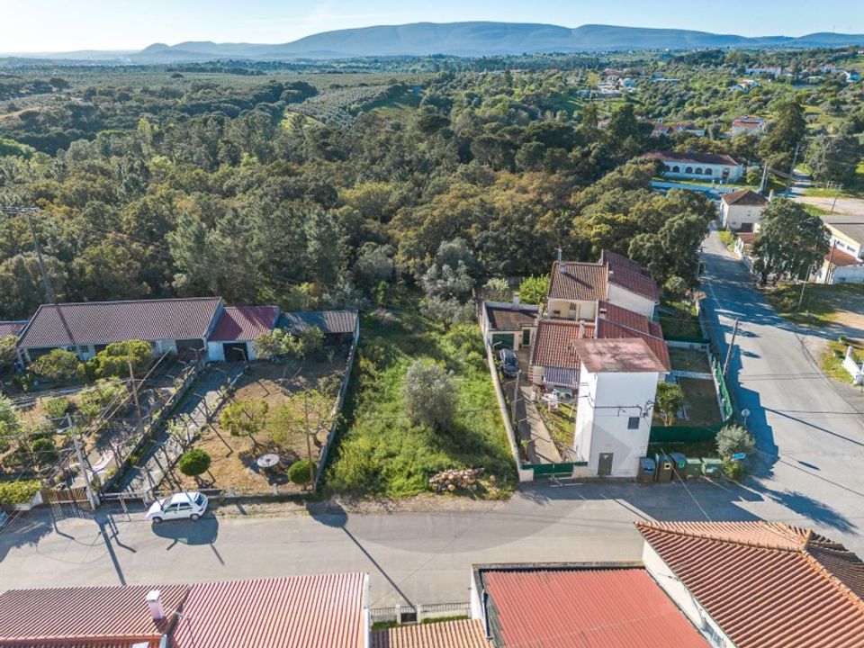 Helårsgrund i Torres Novas, Santarem - foto 1