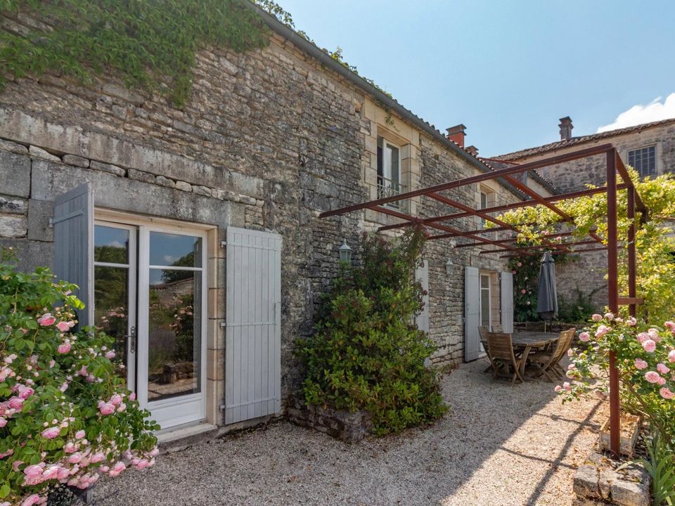 Villa in Rouillac, Charente - foto 1