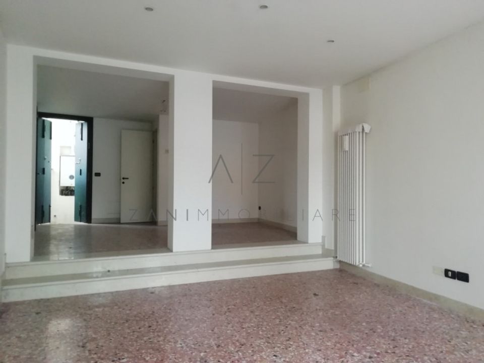 Erhvervsejendom i Castelfranco Veneto, Treviso - foto 3