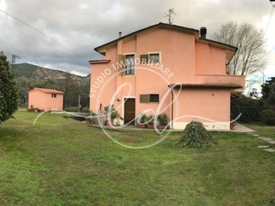 Byhus i Pietrasanta, Lucca - foto 1