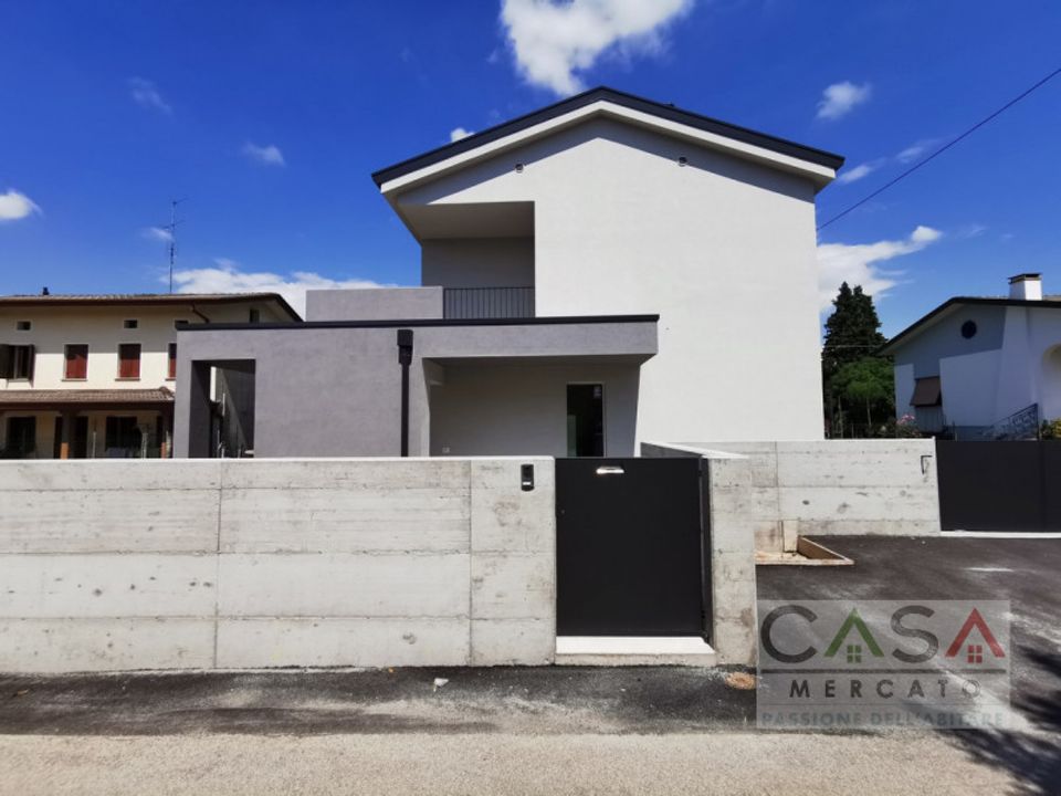 Villa i Cordenons, Pordenone - foto 1