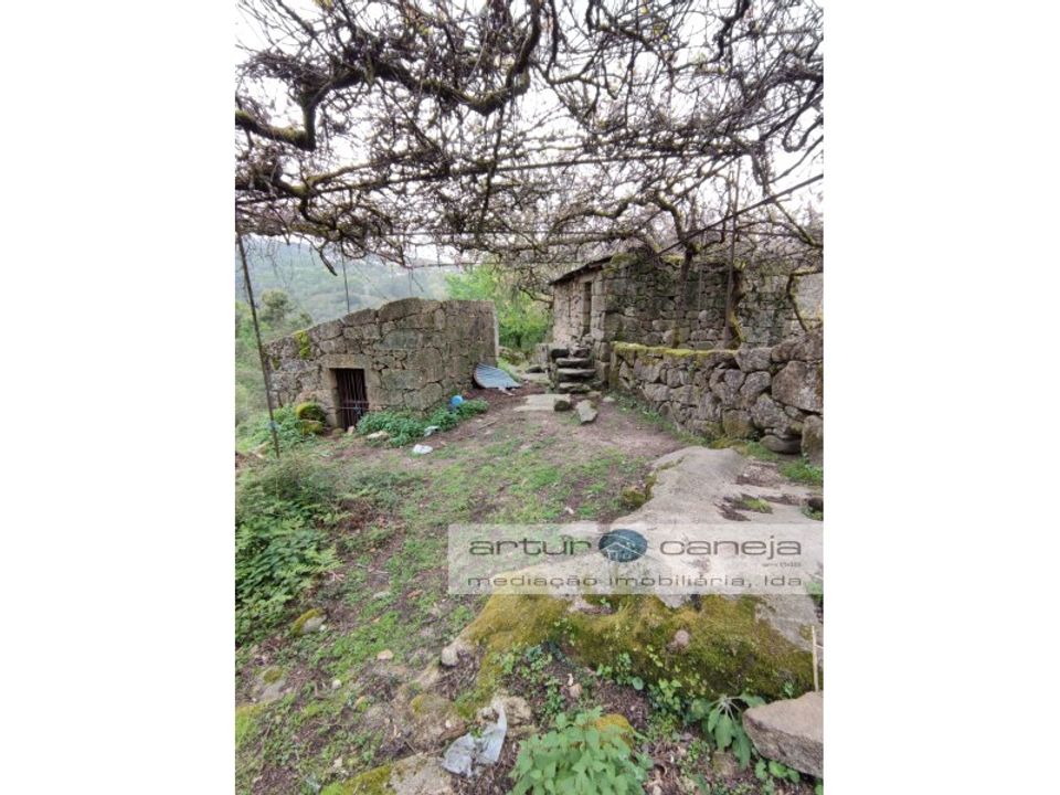Helårsgrund i Arcos de Valdevez, Viana do Castelo - foto 2