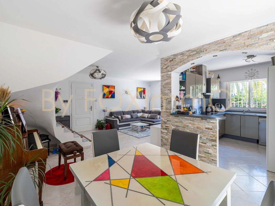 Villa i Cagnes-sur-Mer, Alpes-Maritimes - foto 1