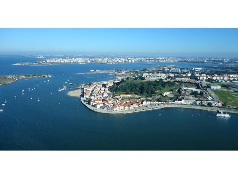 Erhvervsejendom i Seixal, Setubal - foto 1