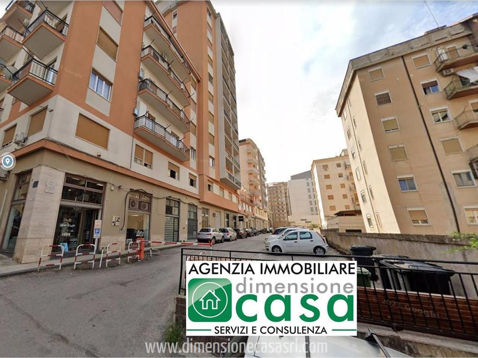 Erhvervsejendom i Caltanissetta, Caltanissetta - foto 2