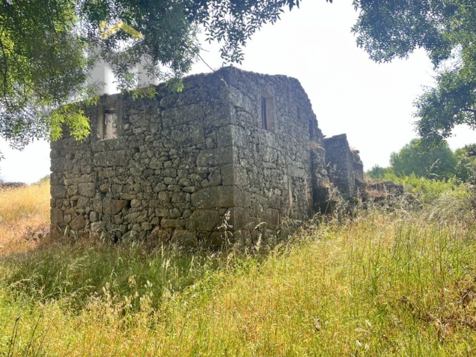 Helårsgrund i Alcains, Castelo Branco - foto 2