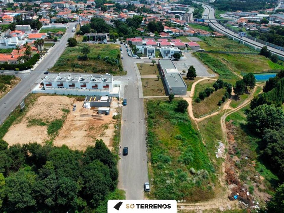 Helårsgrund i Santa Maria de Lamas, Aveiro - foto 2