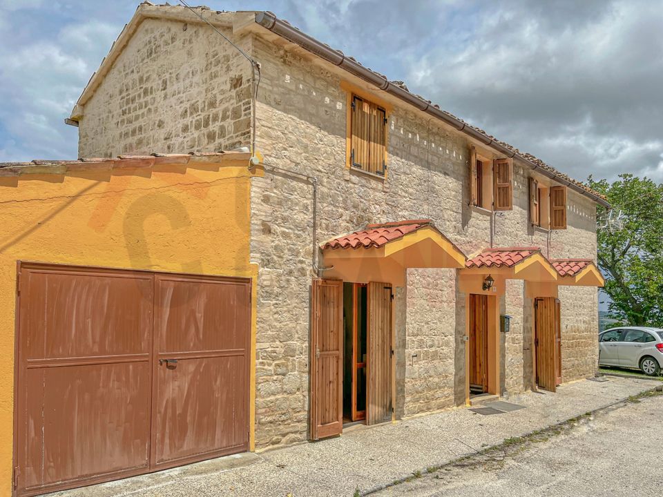 Villa i Maiolati Spontini, Ancona - foto 1