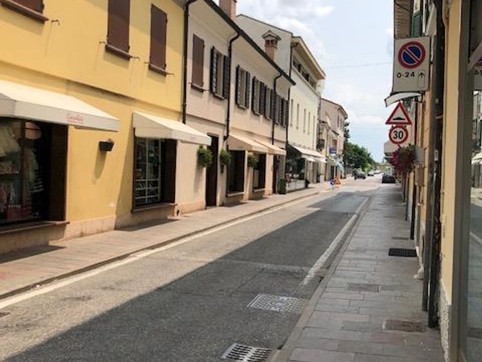 Erhvervsejendom i Suzzara, Mantua - foto 1