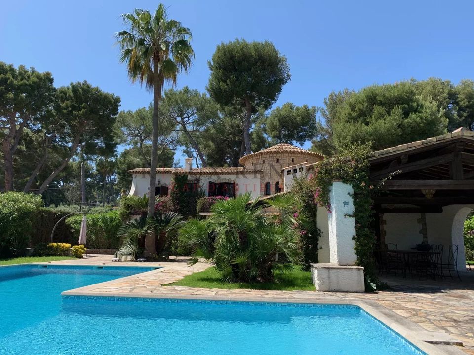 Villa i Antibes, Alpes-Maritimes - foto 1