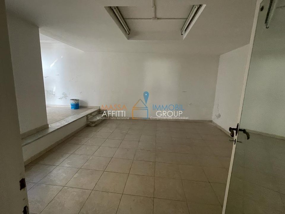 Erhvervsejendom i Carrara, Massa and Carrara - foto 2