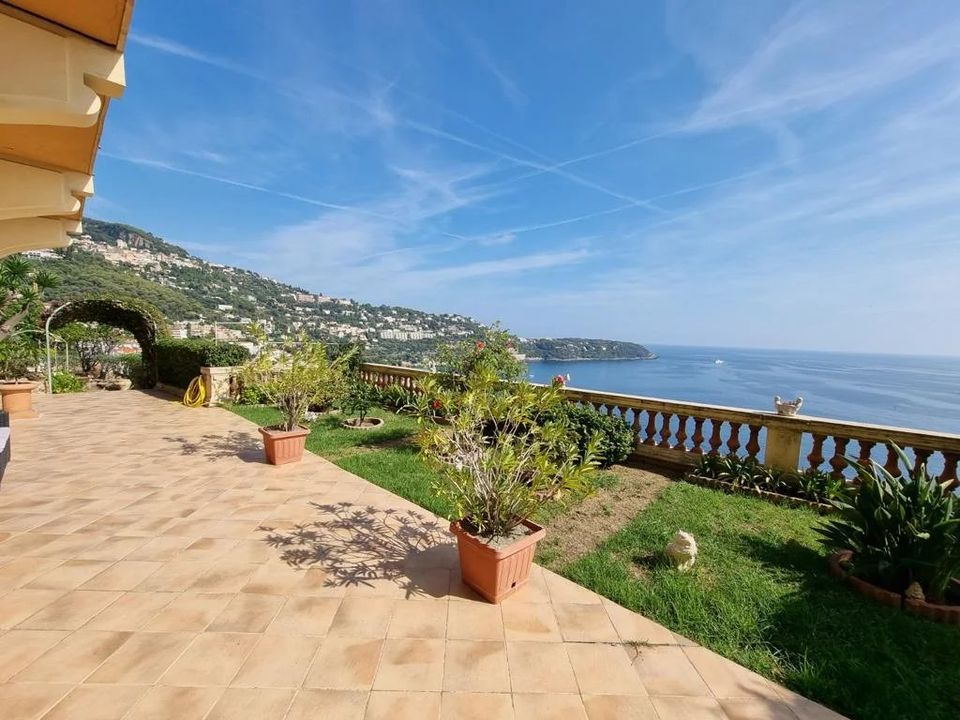 Villa i Roquebrune-Cap-Martin, Alpes-Maritimes - foto 1