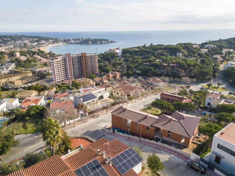 Villa i Sant Pol (Ajuntament La Bisbal), Gerona - foto 1