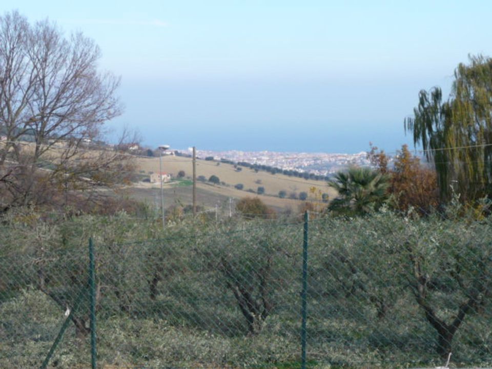 Helårsgrund i Colonnella, Teramo - foto 1