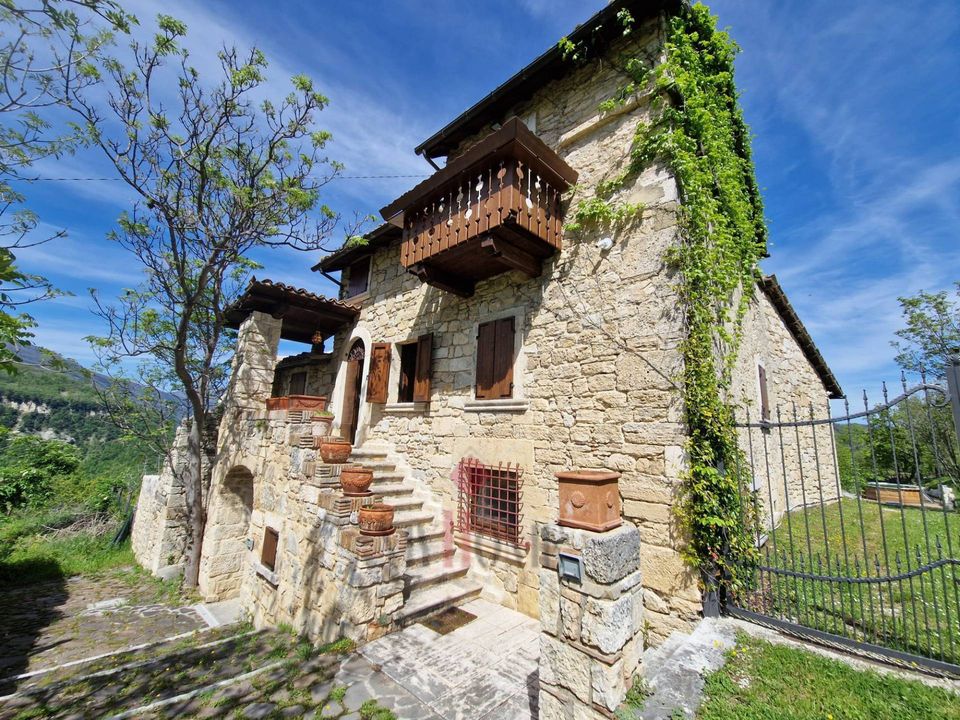 Landejendom i Ascoli Piceno, Ascoli Piceno - foto 1