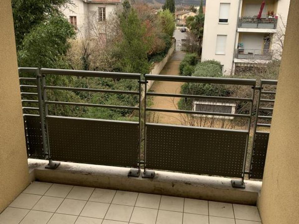 Lejlighed i Vaulx-en-Velin, Rhone - foto 2