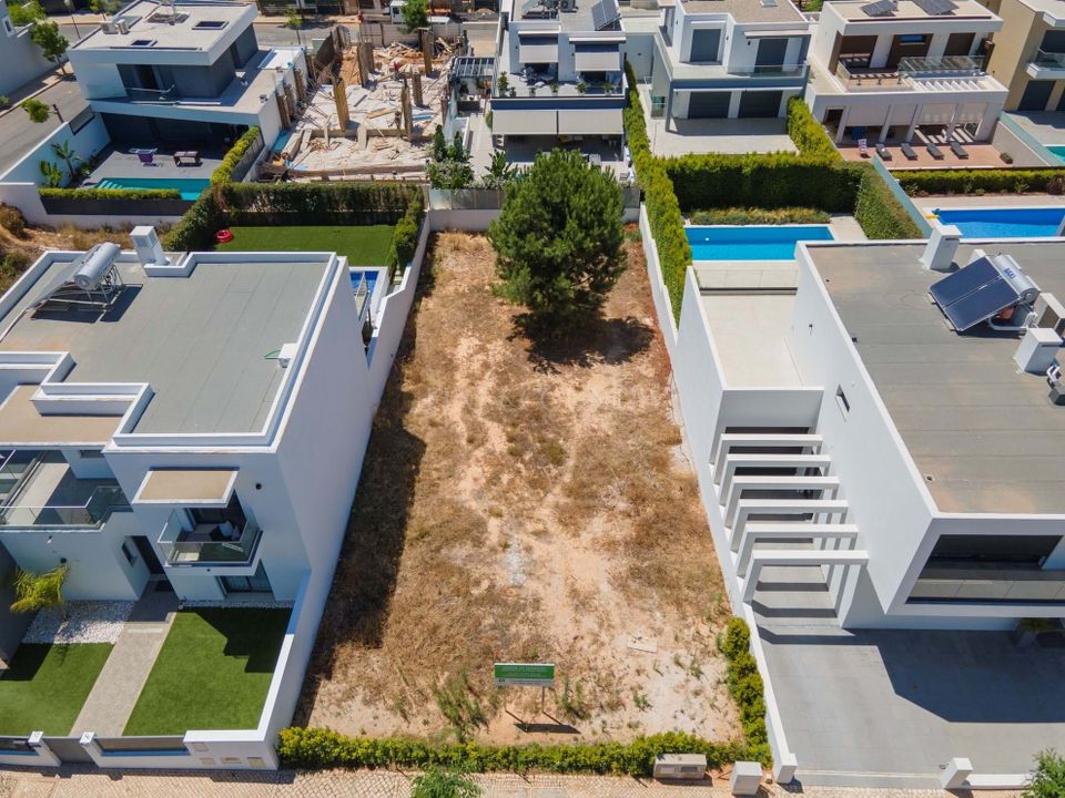 Helårsgrund i Quarteira, Faro - foto 1