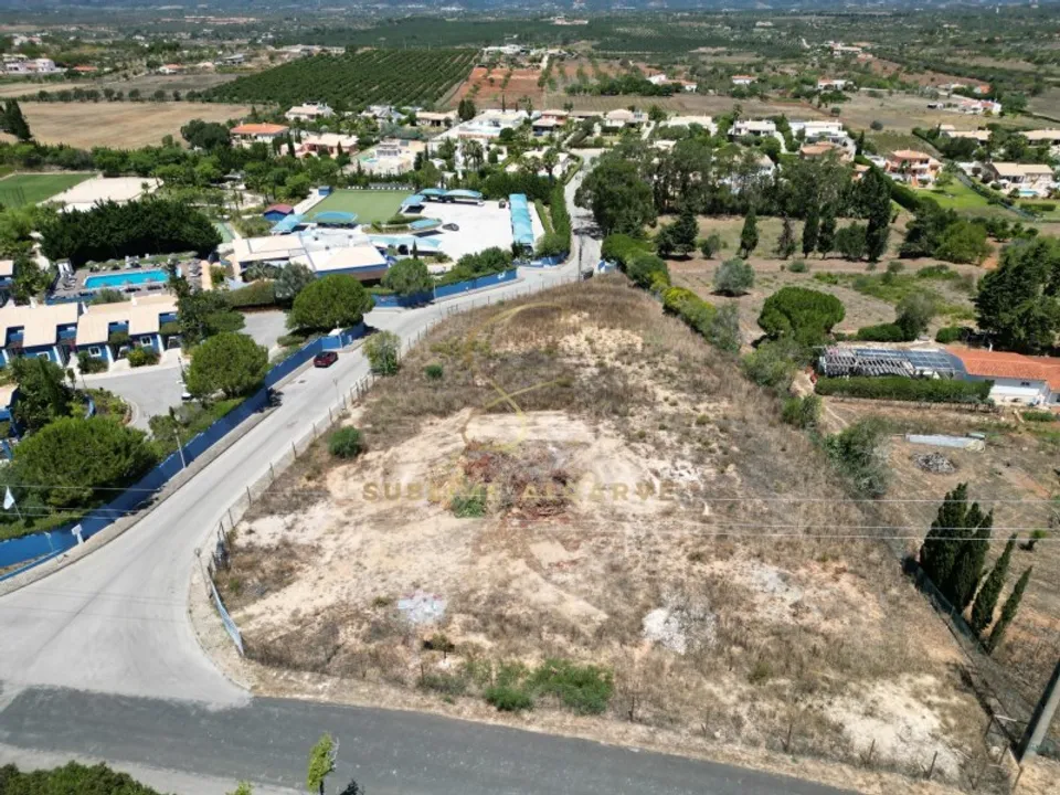 Helårsgrund i Luz, Faro - foto 1