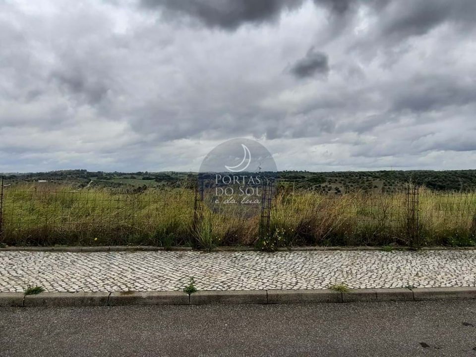 Helårsgrund i Torres Novas, Santarem - foto 1