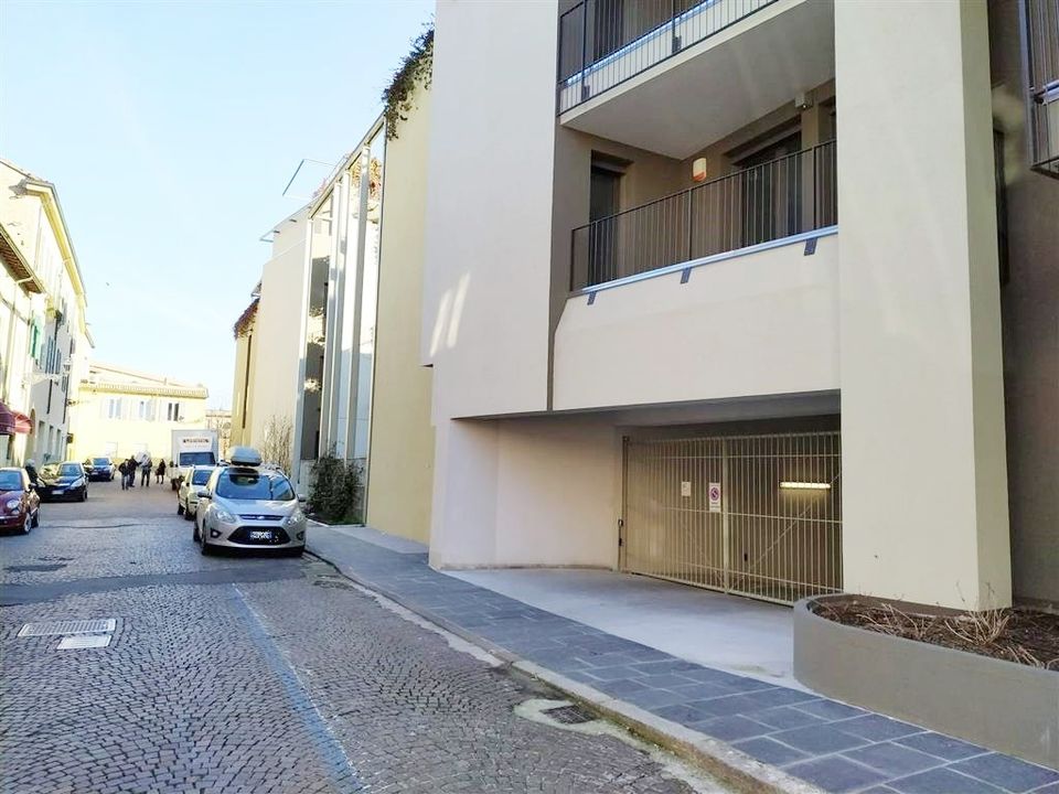 Garaż: Parma, Parma – zdjęcie 3