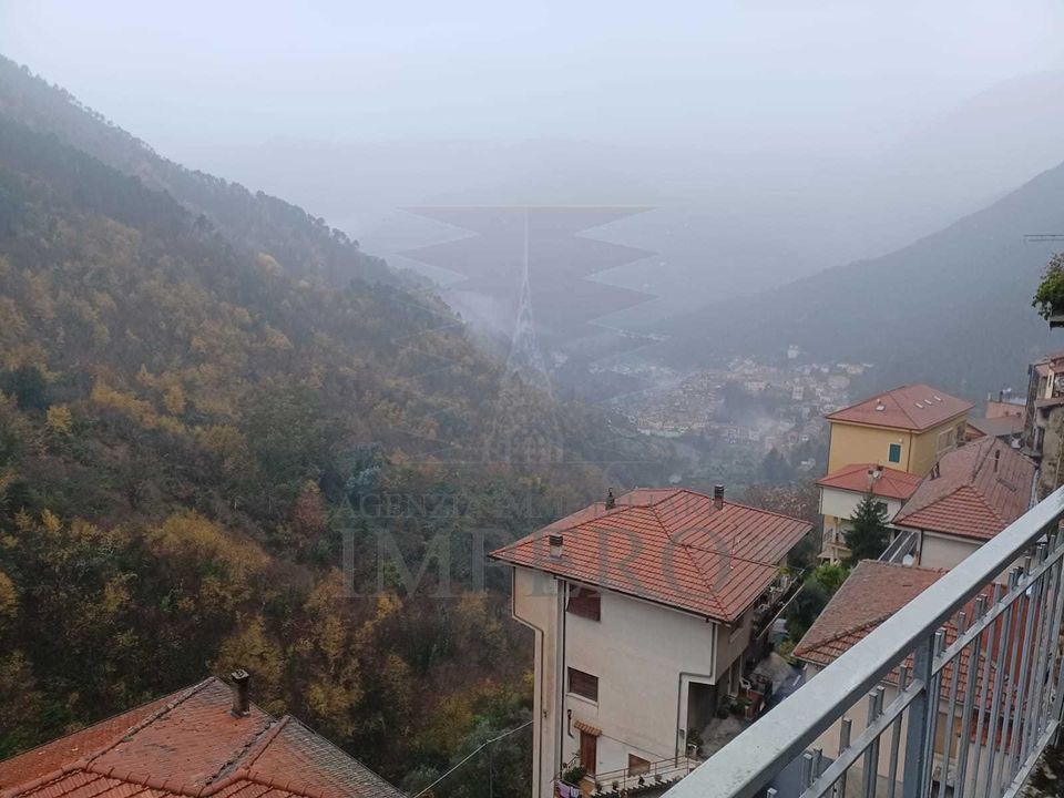 Byhus i Castel Vittorio, Imperia - foto 1