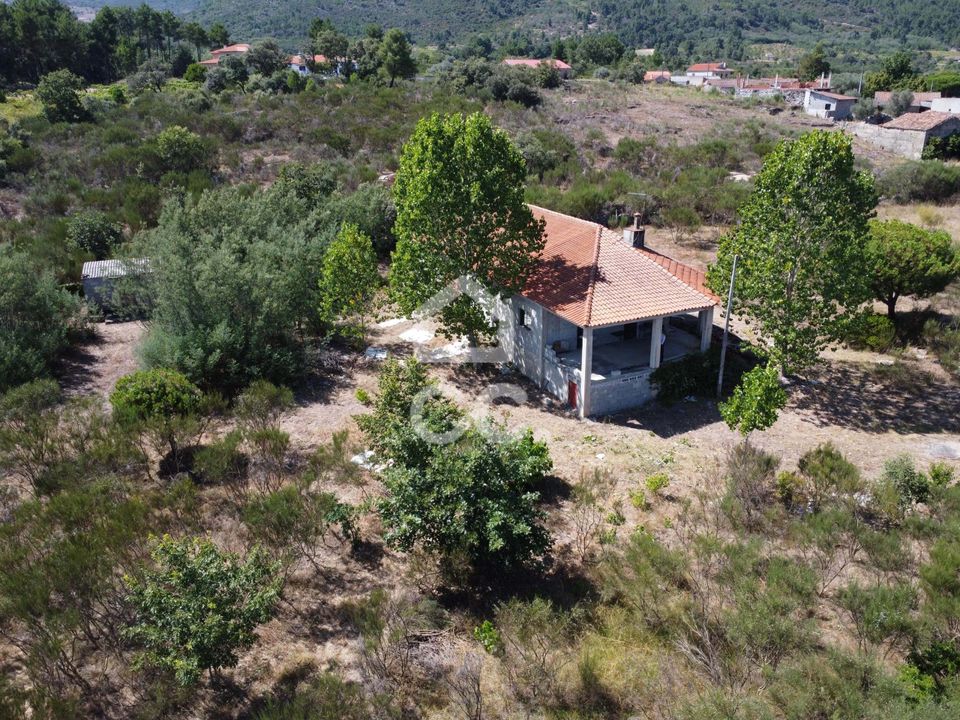 Helårsgrund i Santa Cruz-Trindade e Sanjurge, Vila Real - foto 3